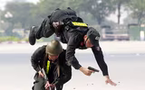 Mãn nhãn với màn võ thuật, bắn súng, đánh bắt khủng bố của Cảnh sát Cơ động Hà Nội